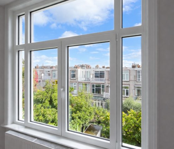 Decovitra_kunststof draai-kiep met zijlichten Van Beverningkstraat 1